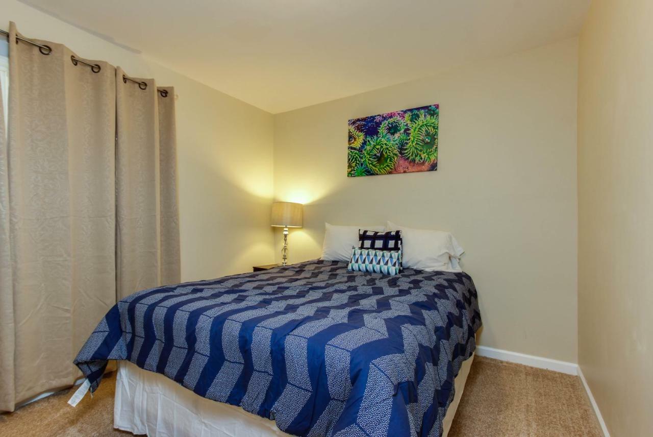 Sandstone Point Hotel Lincoln City Room photo