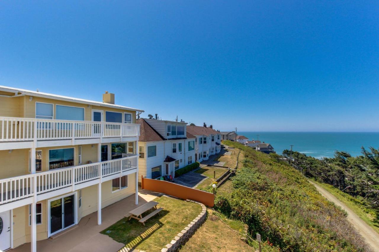 Sandstone Point Hotel Lincoln City Exterior photo